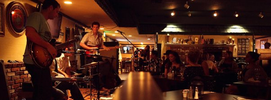 <a href="post-style-1.html"><b>LIVE Music every weekend</b></a><p>Meet your friends and have some great craic.</p>